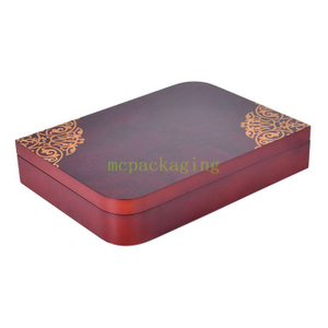 Elegantes cajas de regalo en relieve de madera