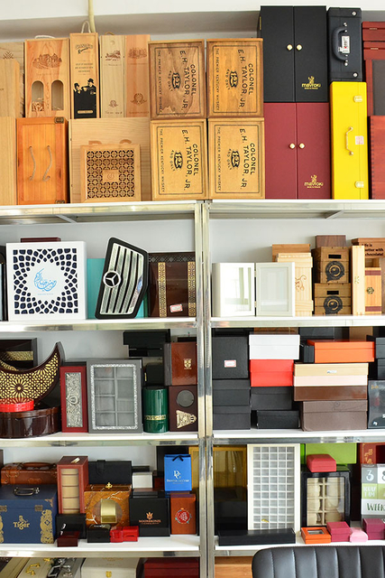 Surtido de cajas de vino personalizadas de MC Packaging, listas para su envío