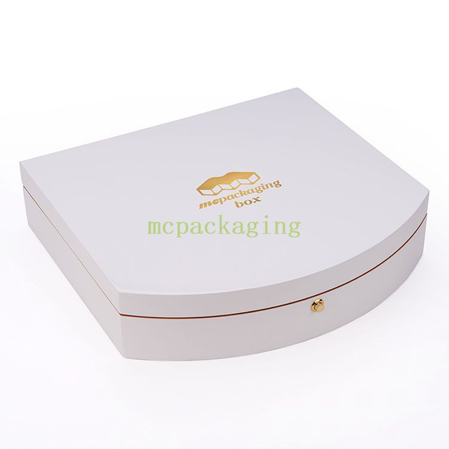 Caja de perfume de madera personalizada de lujo al por mayor con logotipo lacado negro con cerradura