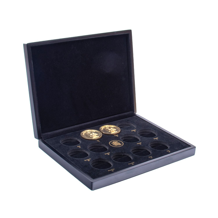Presentación Medallón Cajas de donación de cápsula de colección de pie Caja de monedas de madera de laca de piano