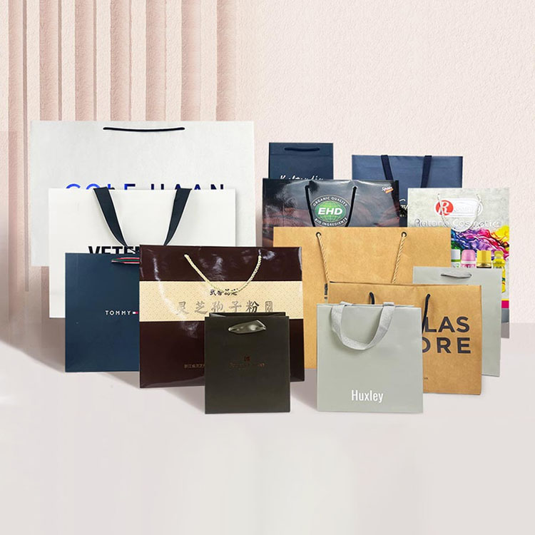Logotipo al por mayor impreso Kraft Kraft Retail Paper bolsita bolso de compras bolsas de papel con manija y cinta cierre