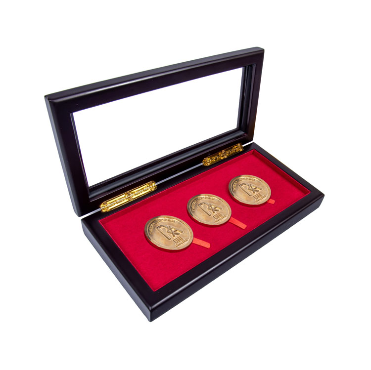 LOGO DE LUXURO Custom 3 Monedas de colección de tragamonedas Caja de madera Souvenir MDF Moda de plata de madera para exhibición de madera de madera