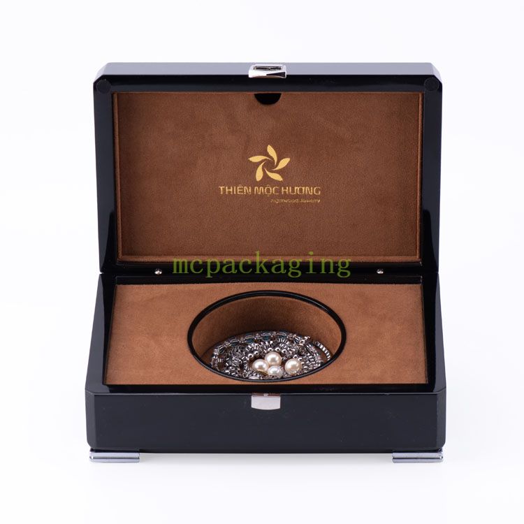 Joyero de madera brillante negro modificado para requisitos particulares del logotipo Plantilla de joyero de madera Joyero de madera Xxl