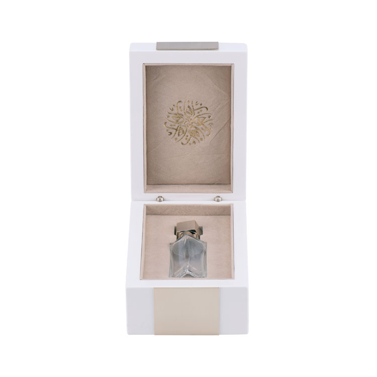 Caja de perfume de 15ml con decoración de placa de metal dorada rosa de estilo árabe