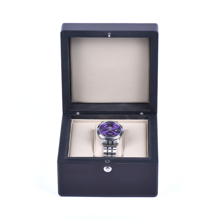 Caja de embalaje de reloj con cerradura segura negra, logotipo personalizado de alta gama personalizado de fábrica de cajas de madera con llave