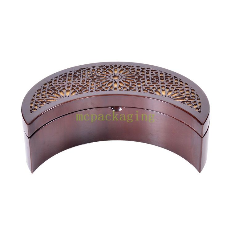 KSA Jeddah Season Moon Shape Wood Chocolate Fechas de chocolate GFT Display en Dubai