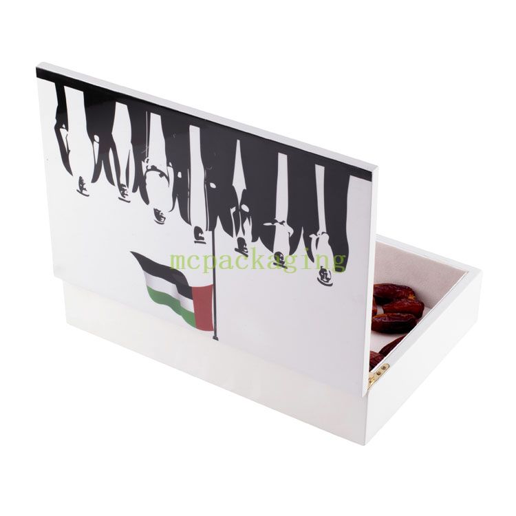 KSA Jeddah temporada de madera caja de madera personalizada blanca personalizada abierta laca grabada de madera de madera caja de chocolates caja de madera