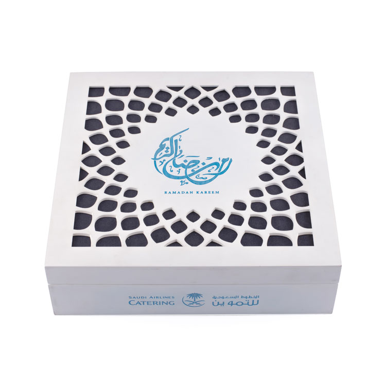 Caja Ramadán blanca única grabada con láser